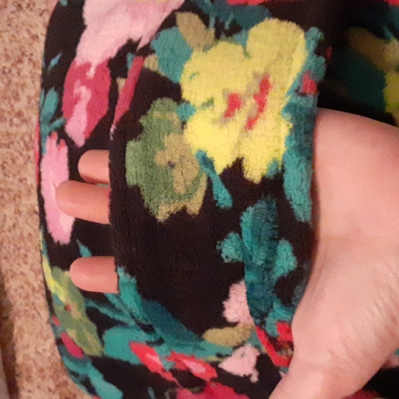 Brand new! ✈ Vera Bradley- Travel - Picture 4 of 5